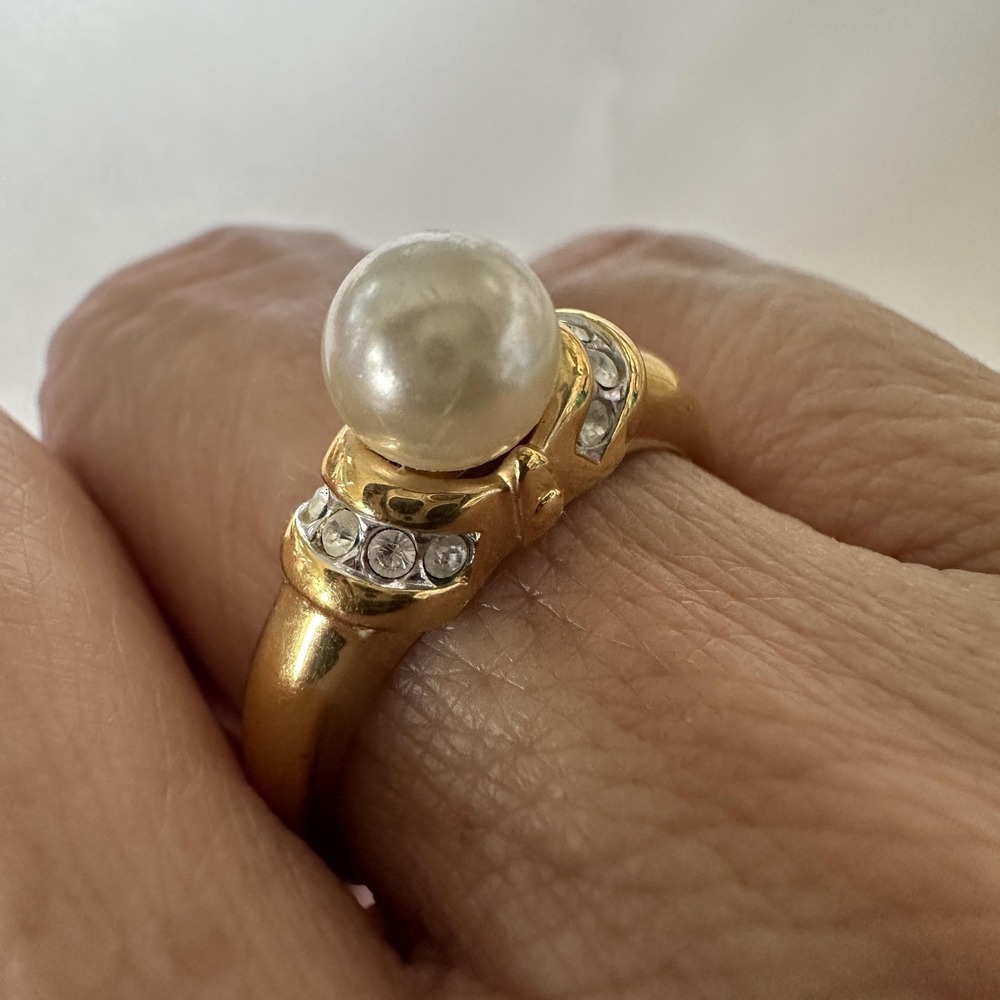 Gold Tone Faux Pearl Rhinestone Statement Cocktail Ring Womens Size 10 Elegant